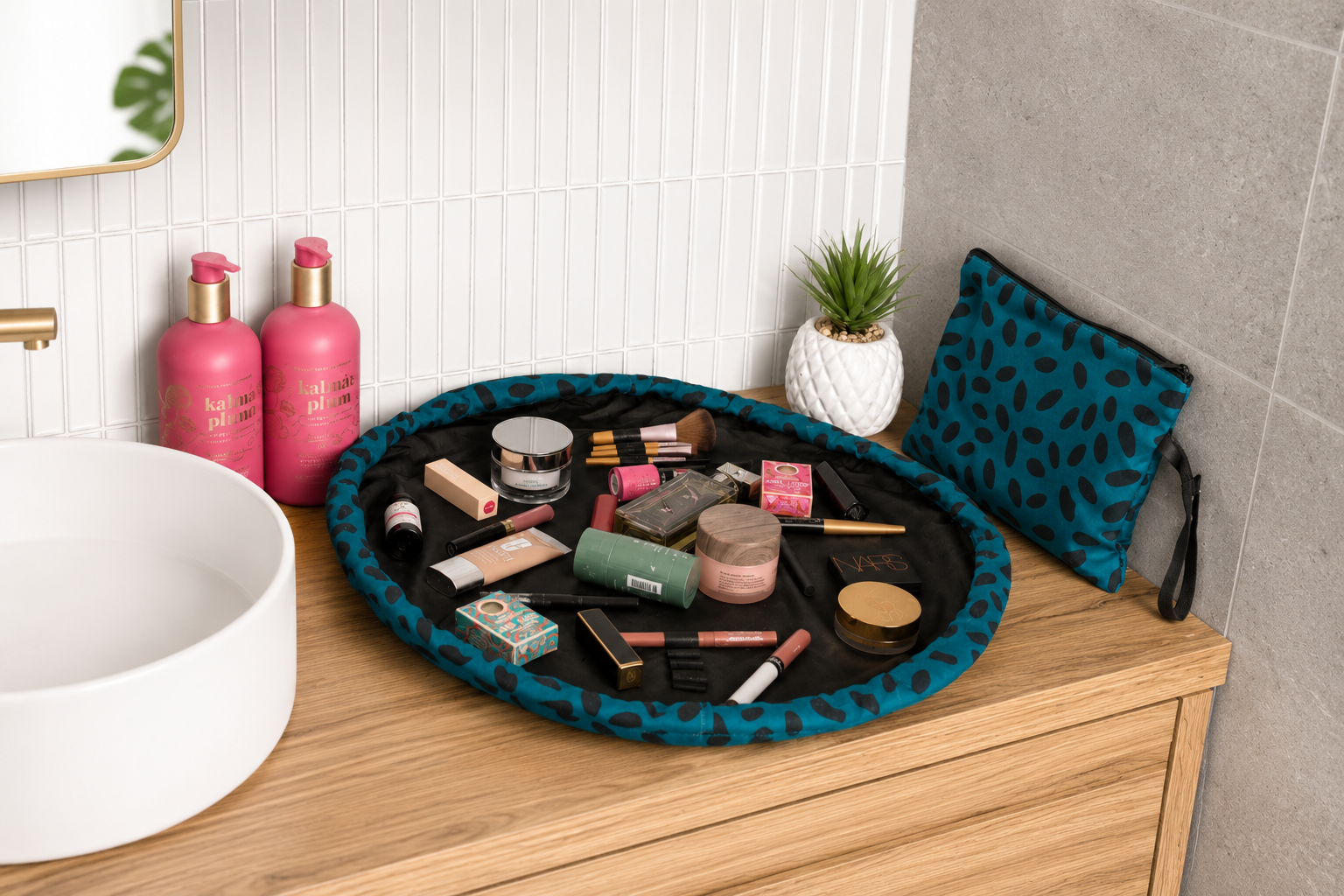 Glam Pouch + Clutch - Stella
