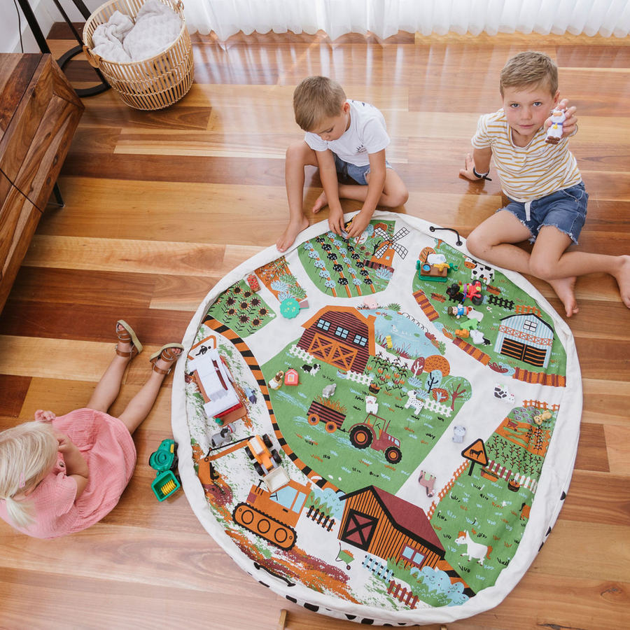 Old McBussy's Farm Interactive Play Pouch