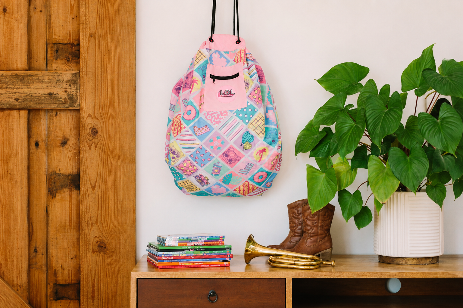 LOL Surprise Dance Party Play Pouch