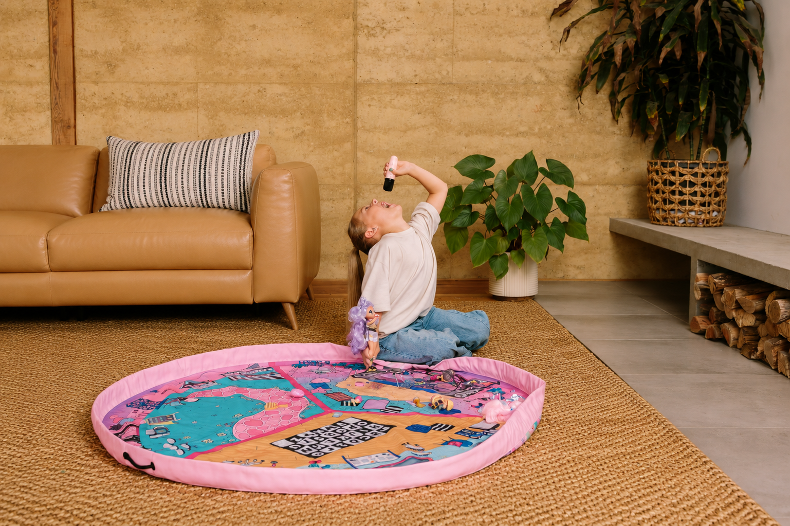 LOL Surprise Dance Party Play Pouch